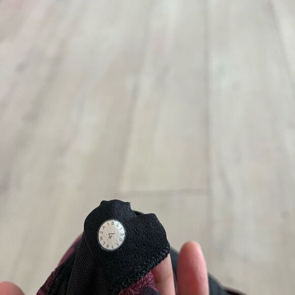 Lululemon Free to Be Bra Color Size 4 black Maroon and color - Picture 6 of 6